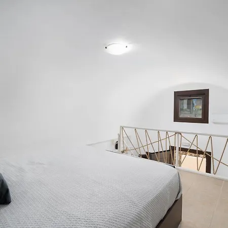 Dome Kamari (Santorini)