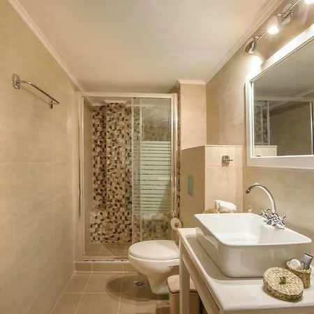 Dome Apartment Kamari (Santorini)